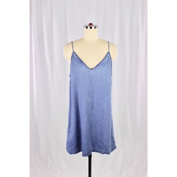 Aritzia WILFRED FREE Vivienne Blue Chambray V-Neck Camisole Slip Dress, Size M